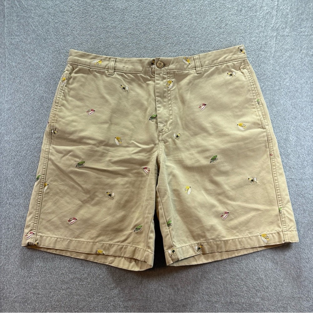 L.L. Bean Mens Shorts 35”W  Embroidered Fly Fishing Multi Colored Fly Pattern